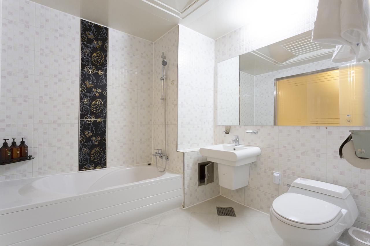 Hotel Tirol Seoul Bagian luar foto