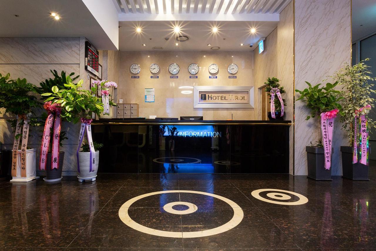 Hotel Tirol Seoul Bagian luar foto